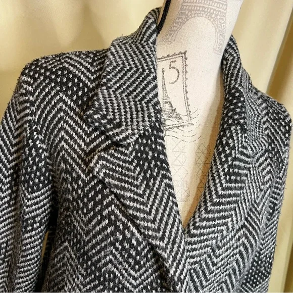 Laura Black & Grey Chevron Knit Long Cardigan with drop in pocket size medium - Picture 4 of 8